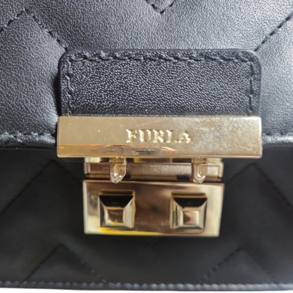 Furla Bella Pre-loved Quilted Crossbody Bag Clutch - Picture 14 of 15